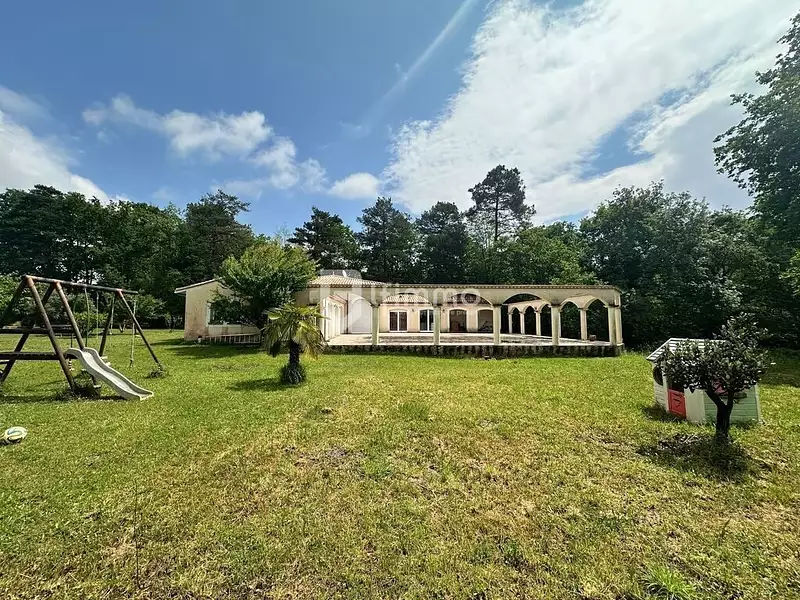 Maison, 168 m²