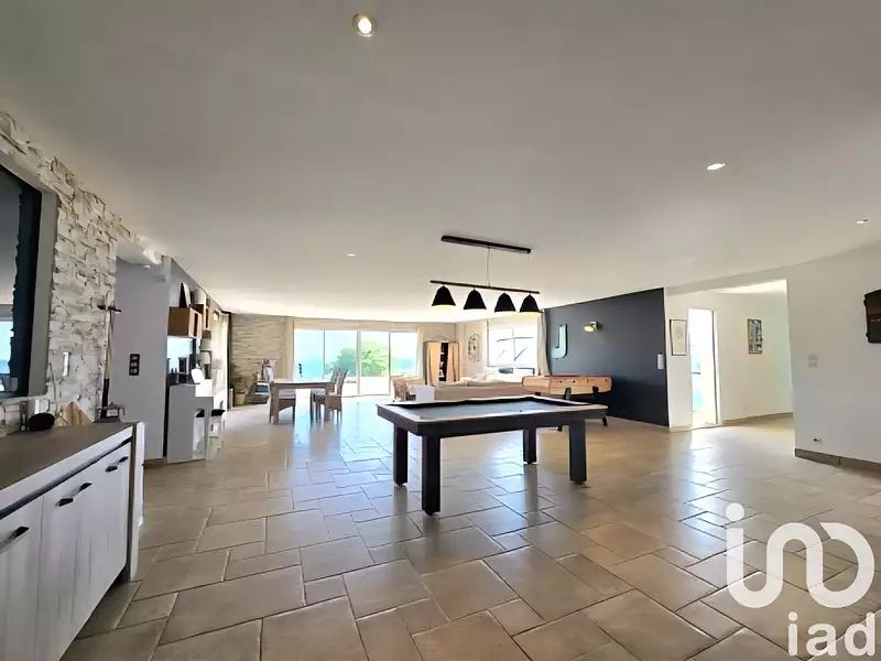 Maison, 375 m²