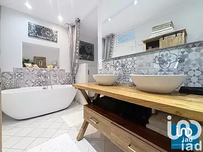 Maison, 220 m²