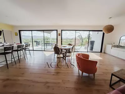 Maison, 204 m²