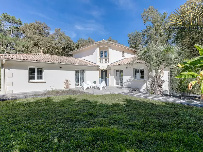 Maison, 180 m²