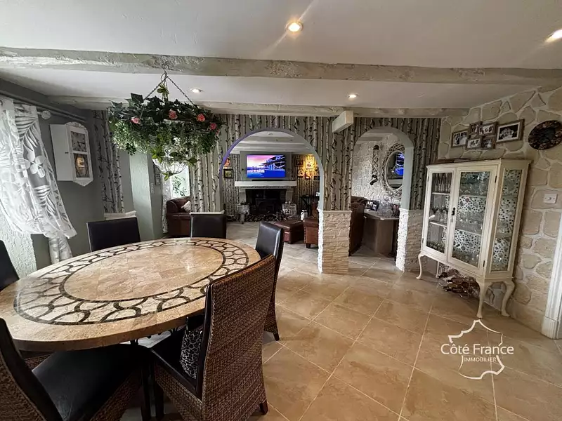 Maison, 265 m²