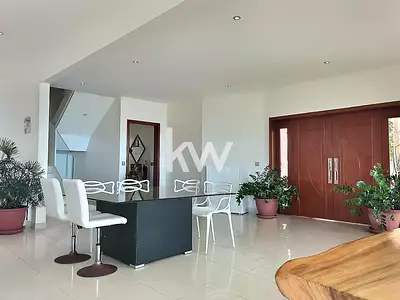 Maison, 389 m²
