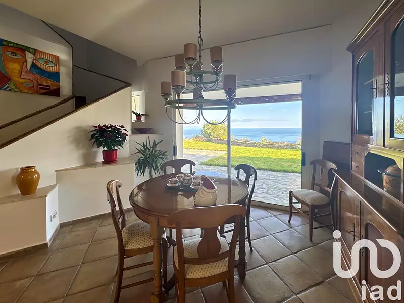 Maison, 282 m²