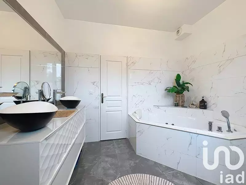 Maison, 180 m²