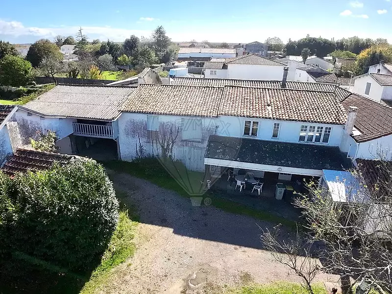 Maison, 230 m²