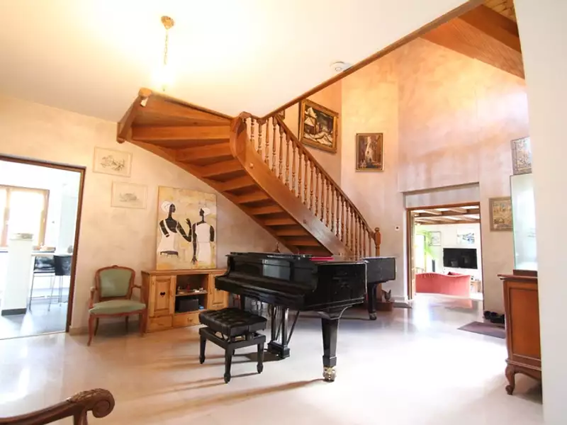 Maison, 256 m²