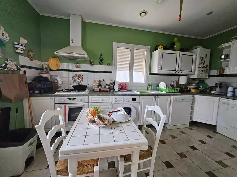 Immeuble, 700 m²