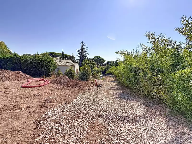 Terrain, 798 m²