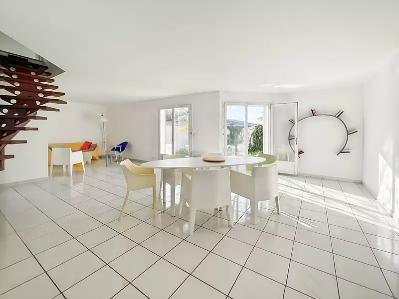Maison, 166 m²