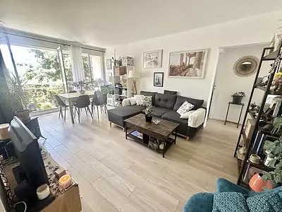 292 000 € 4 232 €/m² Appartement • 69 m² • 3 pièces • 2 chambres Créteil (94000)
