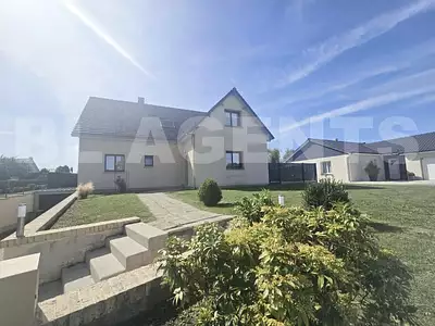 Maison, 178 m²