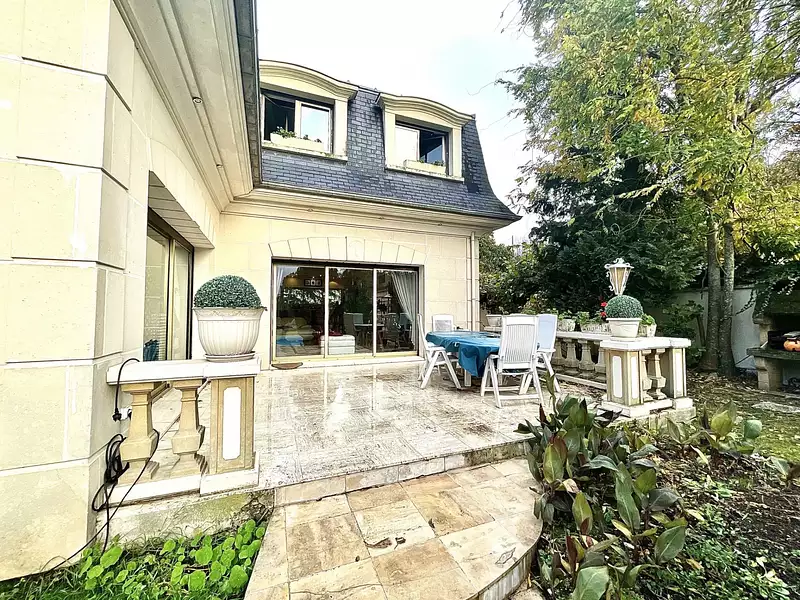 Maison, 230 m²