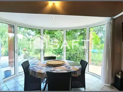 Maison, 240 m²