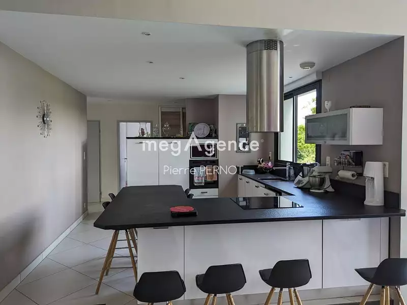 Maison, 185 m²