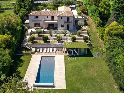 Maison, 352,9 m²