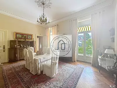 Maison, 503,18 m²
