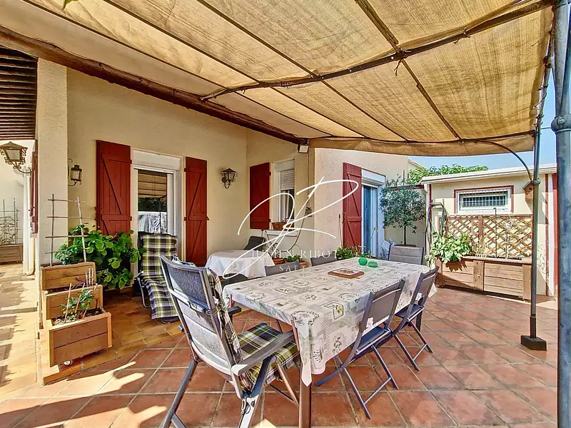 Maison, 166 m²
