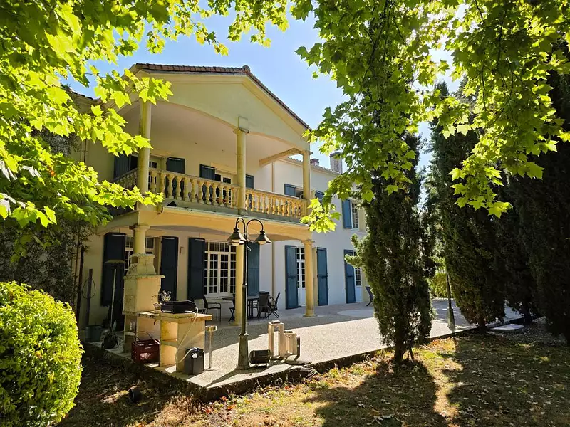 Maison, 586 m²