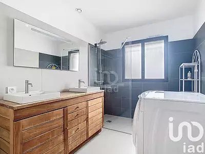 Maison, 196 m²