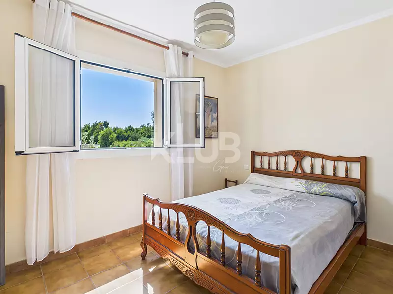 Maison, 196 m²