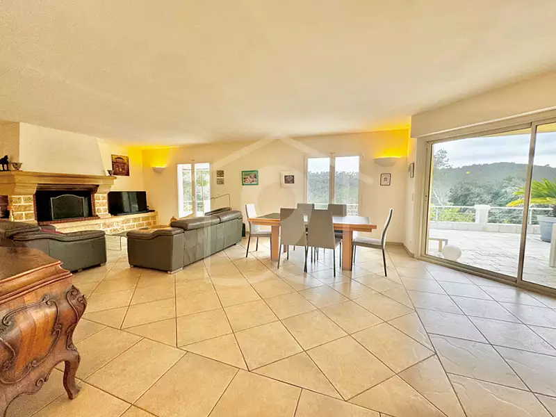 Maison, 326 m²
