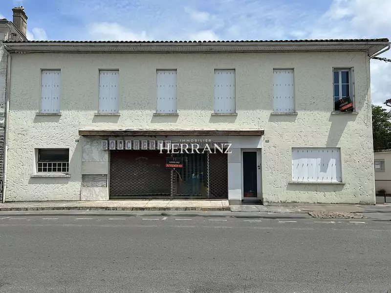 Immeuble, 285 m²