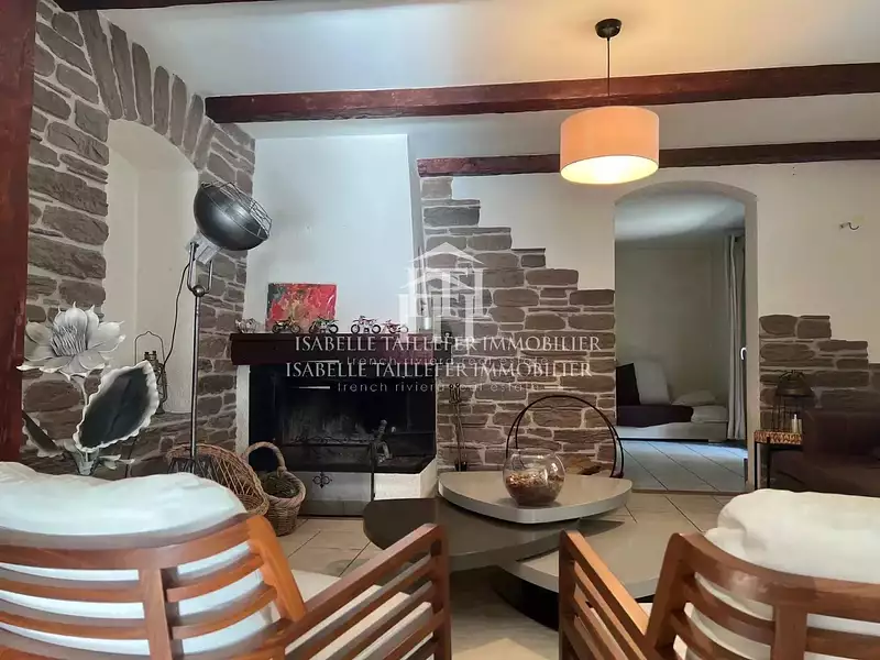 Maison, 196 m²