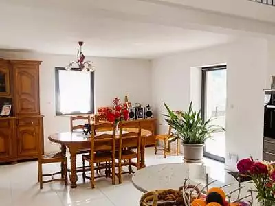 Maison, 210 m²