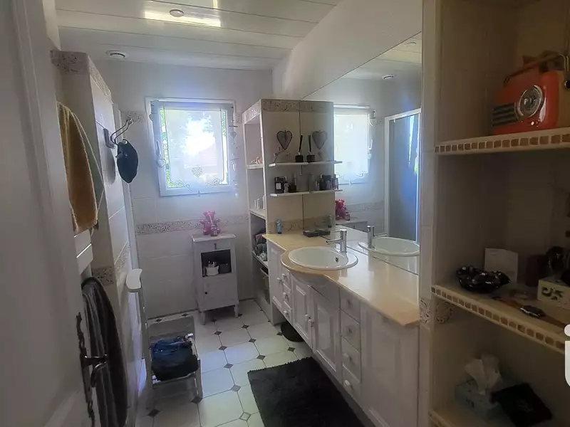 Maison, 181 m²