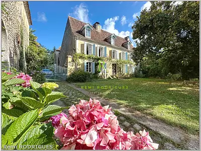 Maison, 325,57 m²