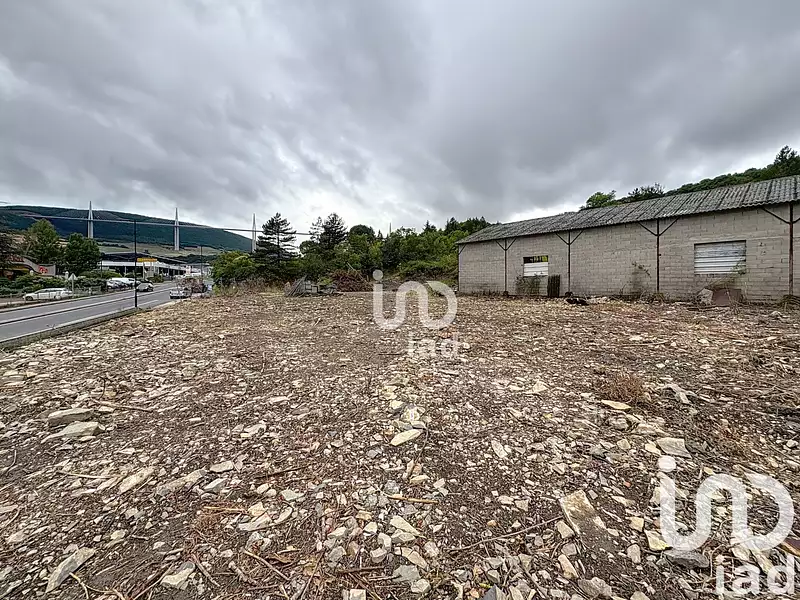 Terrain, 11 808 m²