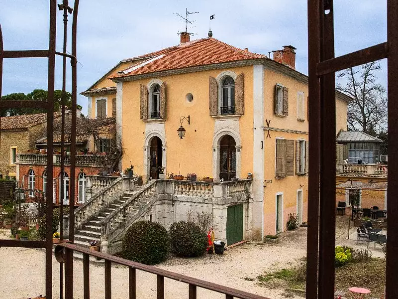 Maison, 1 020 m²
