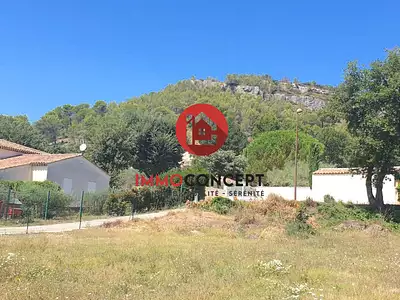 Terrain, 810 m²