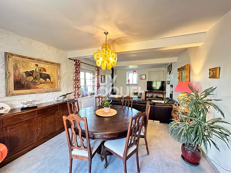 Maison, 163 m²