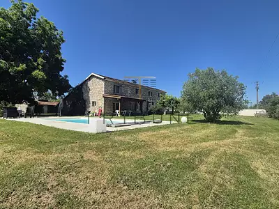 Maison, 235 m²