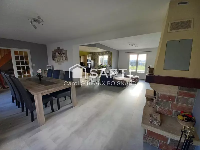 Maison, 168 m²