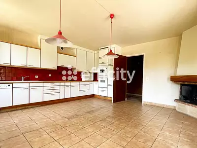 Maison, 225 m²