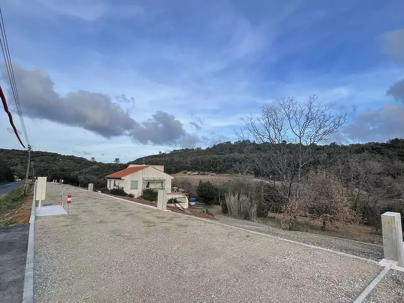 Terrain, 818 m²