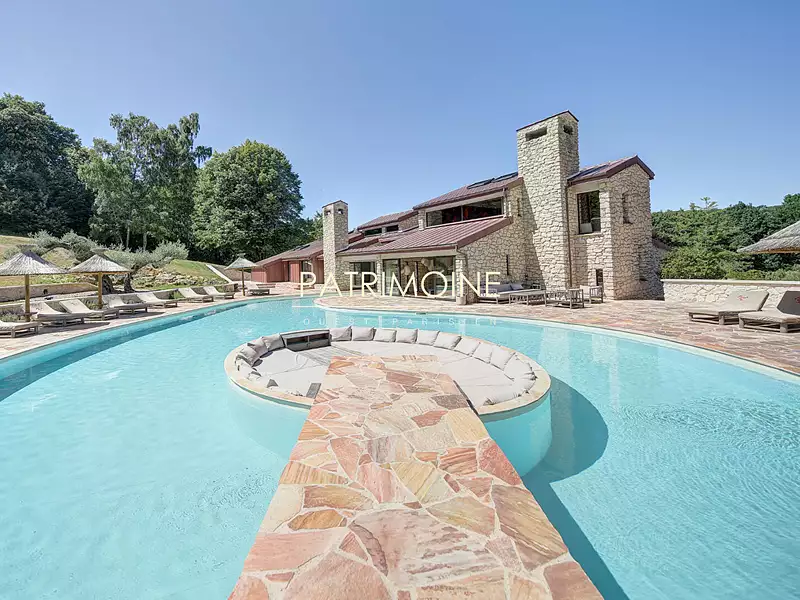 Maison, 700 m²