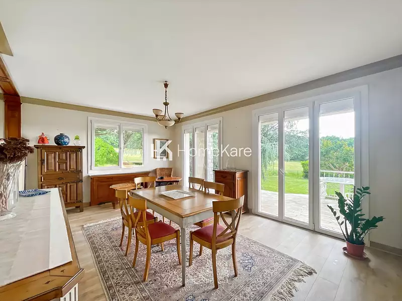 Maison, 263 m²