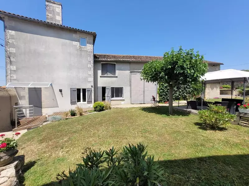 Maison, 165 m²