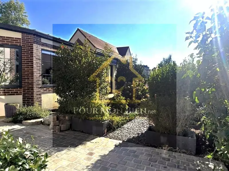 Maison, 210 m²