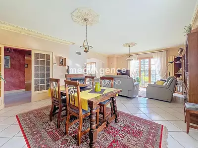Maison, 235 m²