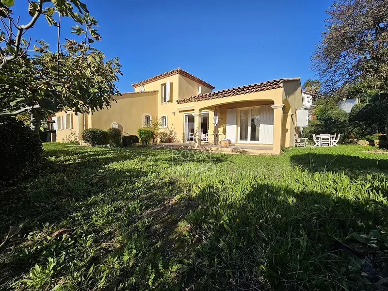 Maison, 165 m²