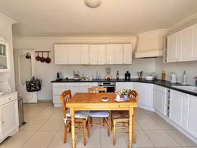 Maison, 281 m²