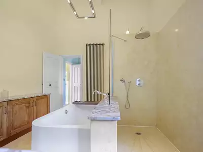 Maison, 749 m²