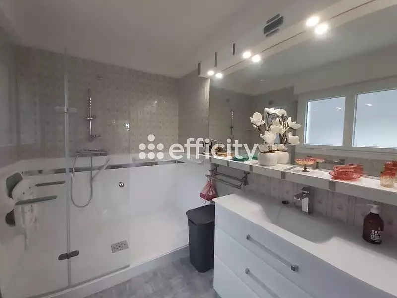 Maison, 190 m²