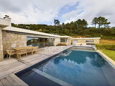 Maison, 325 m²