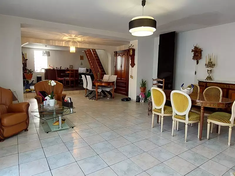 Maison, 224 m²